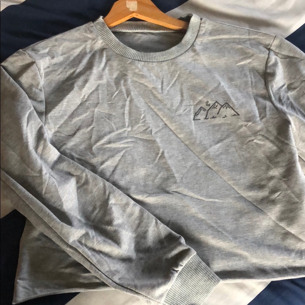 Cropped grey sweater